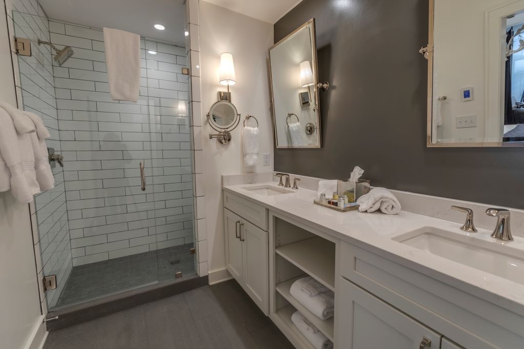 Lofts-Bartram Bath