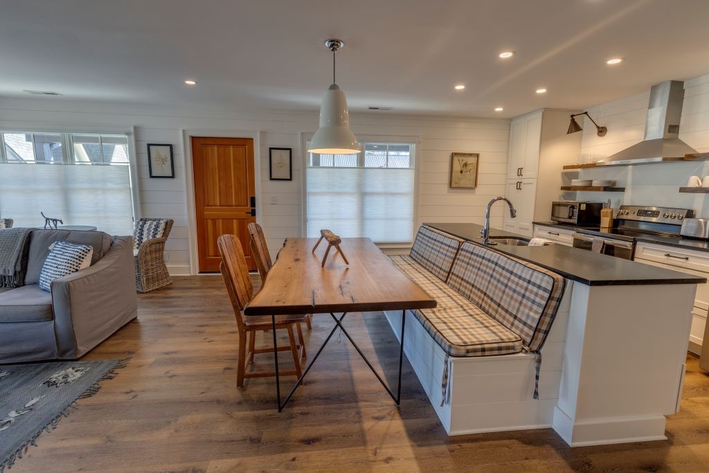 Lofts-WB dining