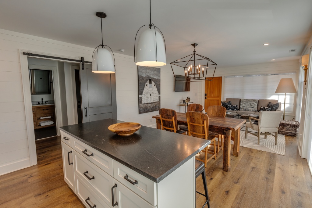 Ravenel livingroom