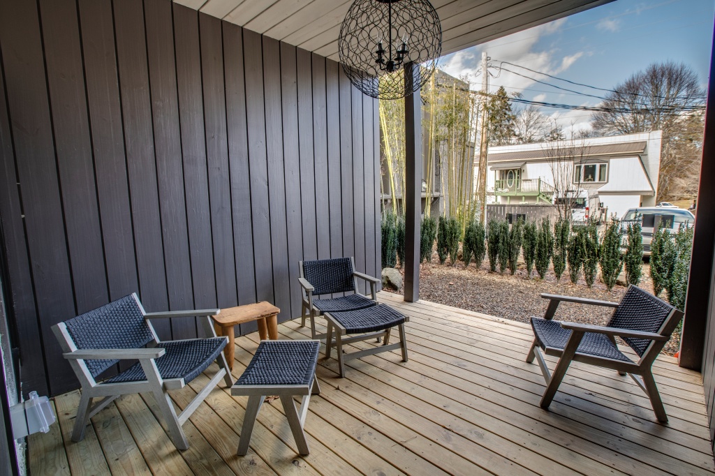 resize_KH porch out